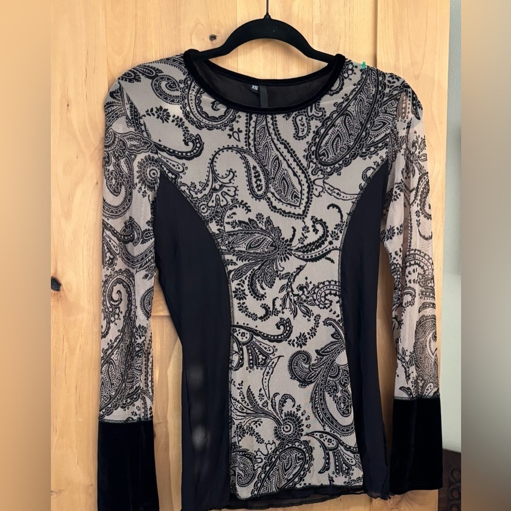 Kay Celine Elegant Black and Cream Paisley Long Sleeve Top